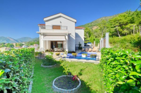 Sunny Villa in Kavac